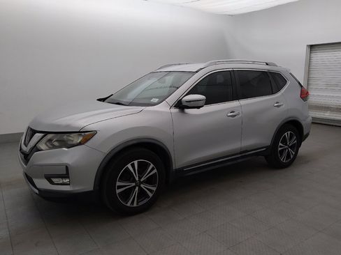 Used 2017 Nissan Rogue SL FWD image 2