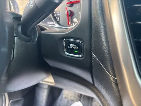 Used 2018 GMC Acadia Denali image 21