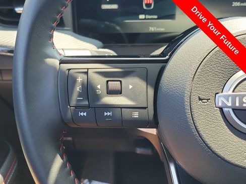 Used 2025 Nissan Kicks SR FWD image 7