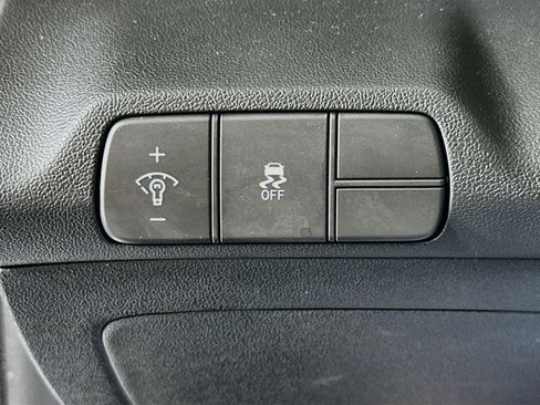 Used 2024 Hyundai Elantra SEL FWD image 17