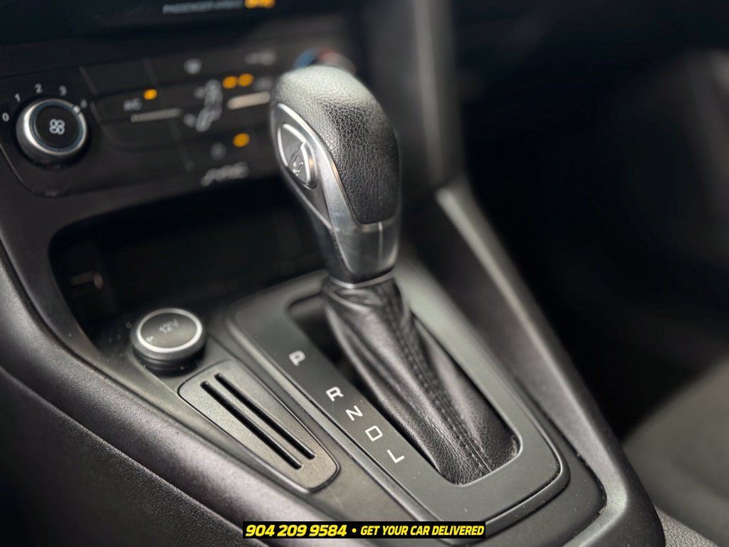 Used 2017 Ford Focus SE FWD image 8
