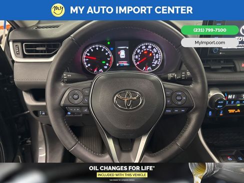 Used 2022 Toyota RAV4 XLE w/ Convenience Package image 15