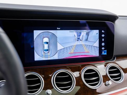 Used 2023 Mercedes-Benz E 350 4MATIC Sedan image 24