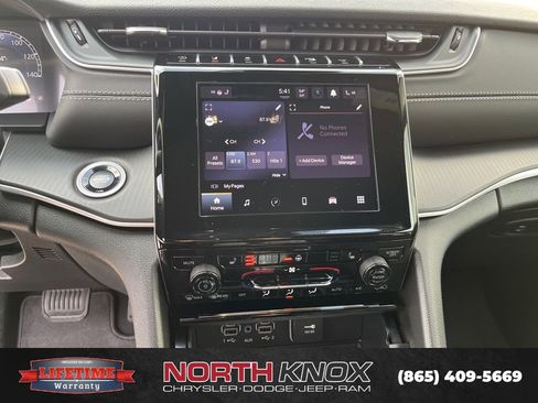 New 2025 Jeep Grand Cherokee L Altitude image 9