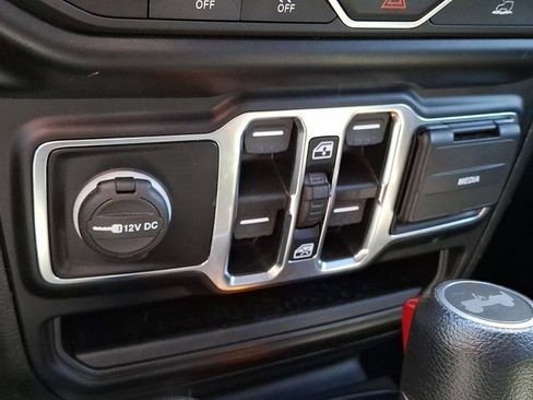 Certified 2022 Jeep Wrangler Unlimited Willys image 28