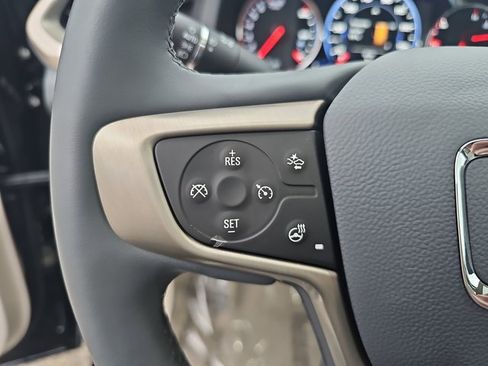 Used 2023 GMC Acadia Denali w/ Denali Ultimate Package image 19