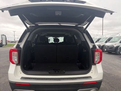 Used 2021 Ford Explorer Limited w/ Equipment Group 301A AWD/4WD image 10