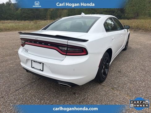 Used 2023 Dodge Charger SXT image 3