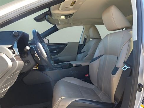 Used 2019 Lexus ES 350 image 9