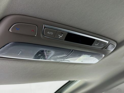 Used 2025 Kia Telluride S AWD/4WD image 29