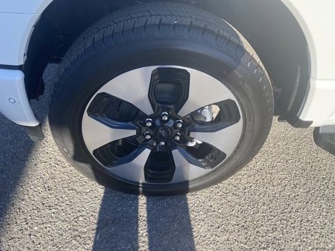 New 2023 Ford F150 Lightning Platinum image 10