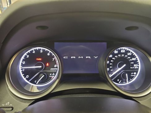 Used 2024 Toyota Camry SE image 16