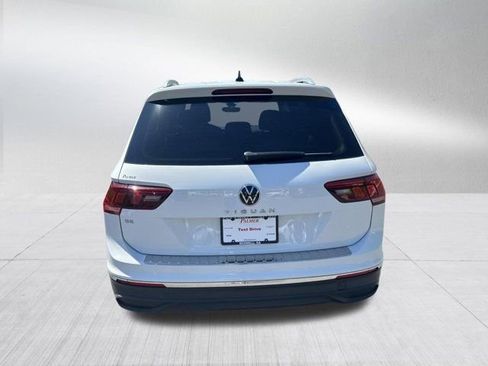 Used 2024 Volkswagen Tiguan SE image 7