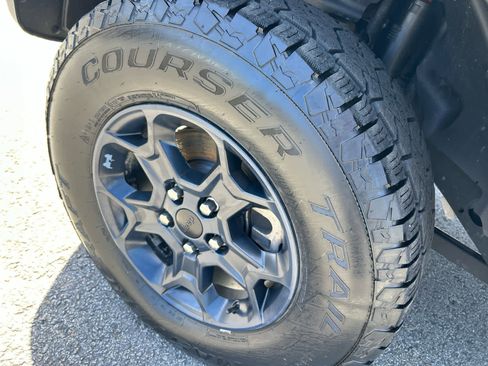 Used 2023 Jeep Wrangler Unlimited image 17