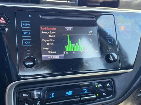 Used 2019 Toyota Corolla LE FWD image 32