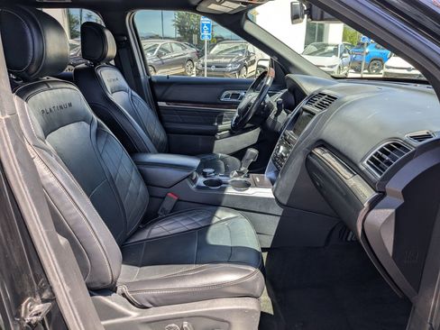Used 2017 Ford Explorer Platinum AWD/4WD image 35