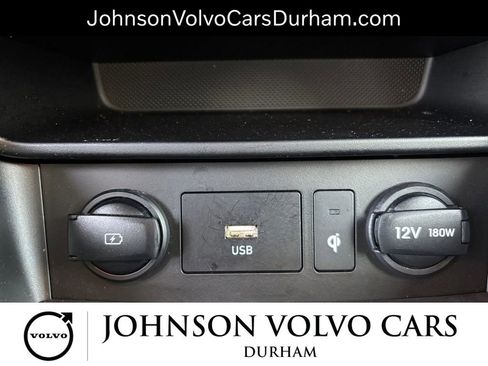 Used 2022 Hyundai Kona Limited w/ Winter Weather Package image 18