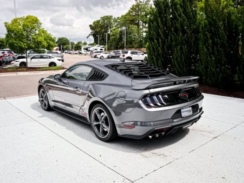 Used 2022 Ford Mustang GT Premium w/ Equipment Group 401A RWD image 8