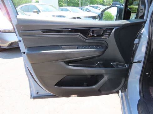 Used 2023 Honda Odyssey Elite image 17
