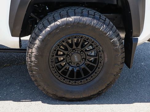 Used 2026 Toyota Tacoma TRD Off-Road AWD/4WD image 13