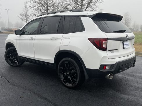 Certified 2024 Honda Passport Black Edition image 7