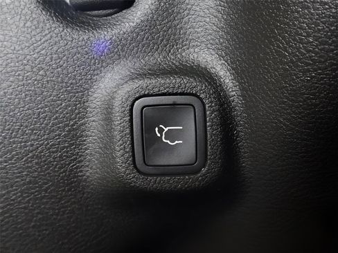 Used 2022 Jeep Compass Latitude w/ Convenience Group image 17