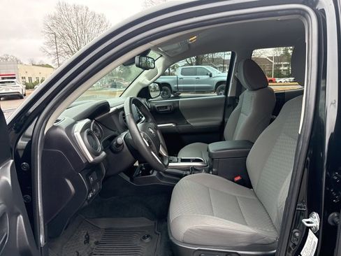 Used 2022 Toyota Tacoma SR5 image 15