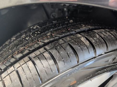 Used 2023 Hyundai Elantra Limited image 38