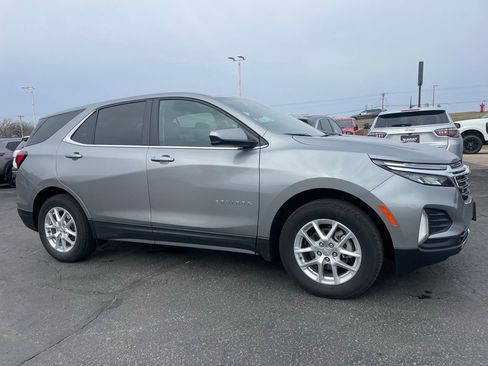 Used 2024 Chevrolet Equinox LT AWD/4WD image 2