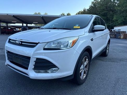 Used 2016 Ford Escape SE FWD image 1