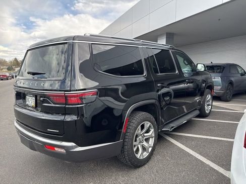 Used 2022 Jeep Wagoneer Series II image 3