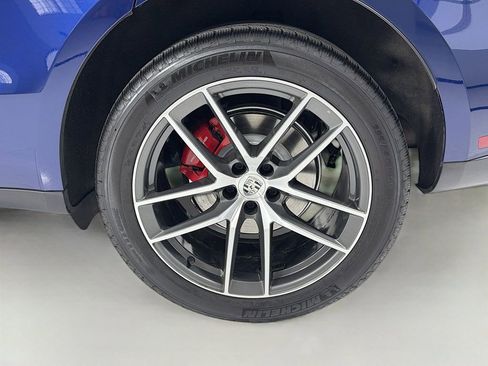 Certified 2022 Porsche Macan S image 36