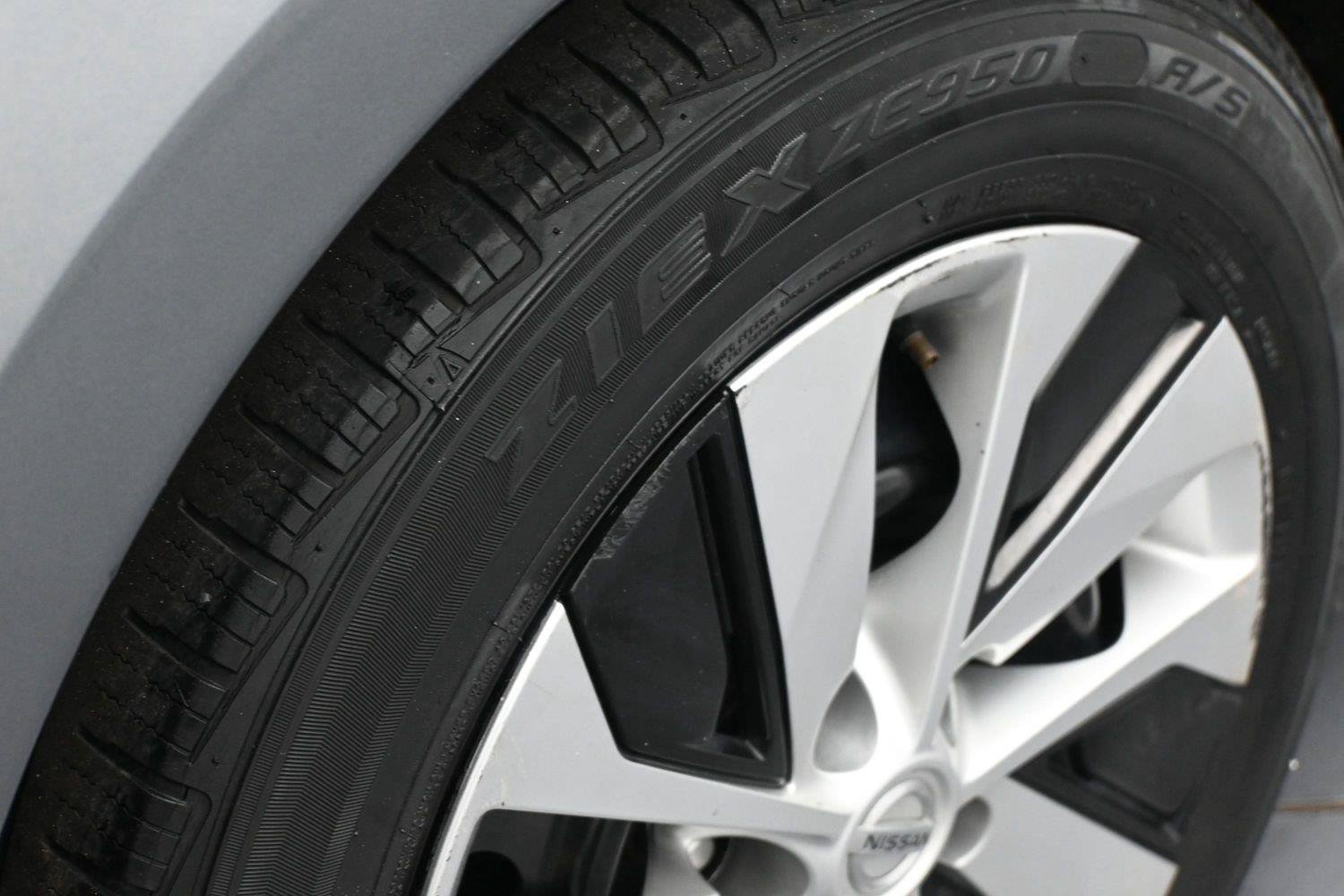 Used 2020 Nissan Altima 2.5 S FWD image 12