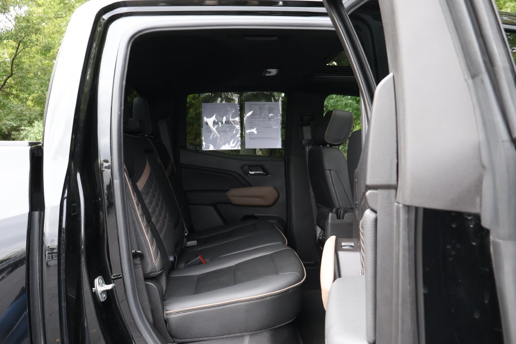 Certified 2025 GMC Canyon Denali AWD/4WD image 50