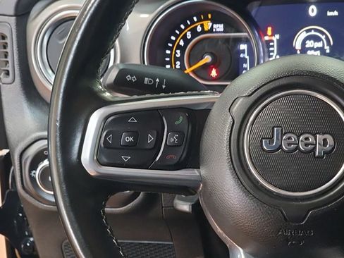 Used 2021 Jeep Wrangler Unlimited Sahara image 16