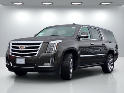 Used 2020 Cadillac Escalade ESV Premium Luxury image 8
