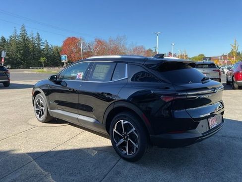 New 2026 Chevrolet Equinox EV LT image 5