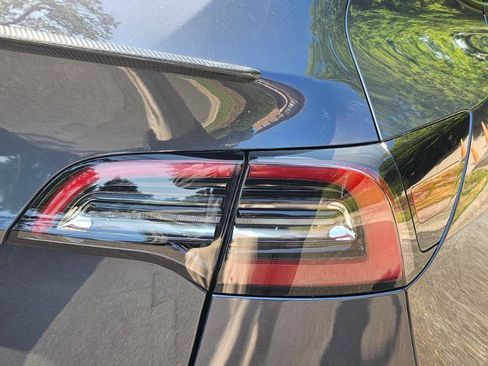 Used 2023 Tesla Model Y Long Range AWD/4WD image 30
