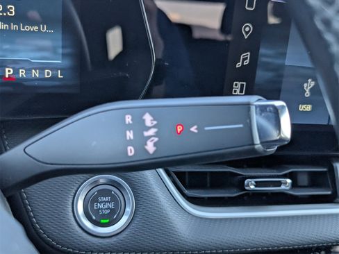 Used 2025 Chevrolet Equinox LT w/ Convenience Package II image 28