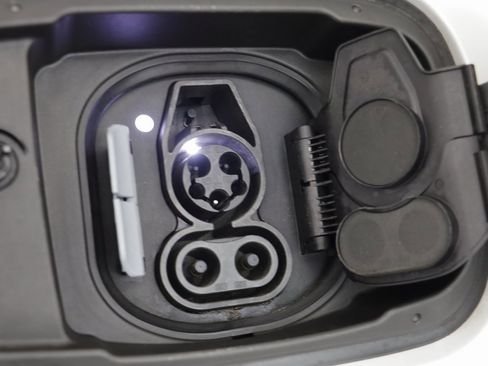 Used 2025 BMW i4 xDrive40i image 18