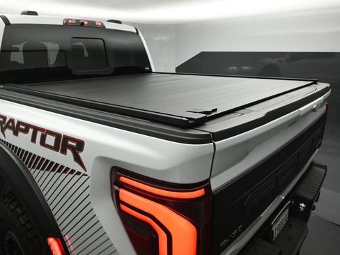 Used 2025 Ford F150 Raptor AWD/4WD image 25