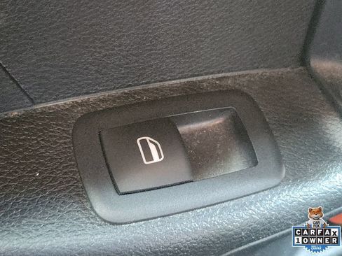 Used 2024 Chrysler Pacifica Touring FWD image 14