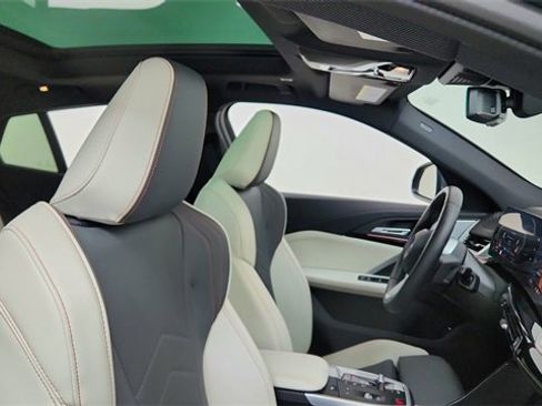 Used 2025 BMW X2 xDrive28i image 22