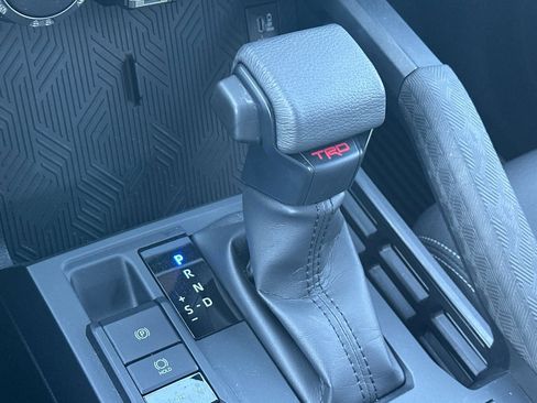 Certified 2025 Toyota Tacoma TRD Off-Road image 20