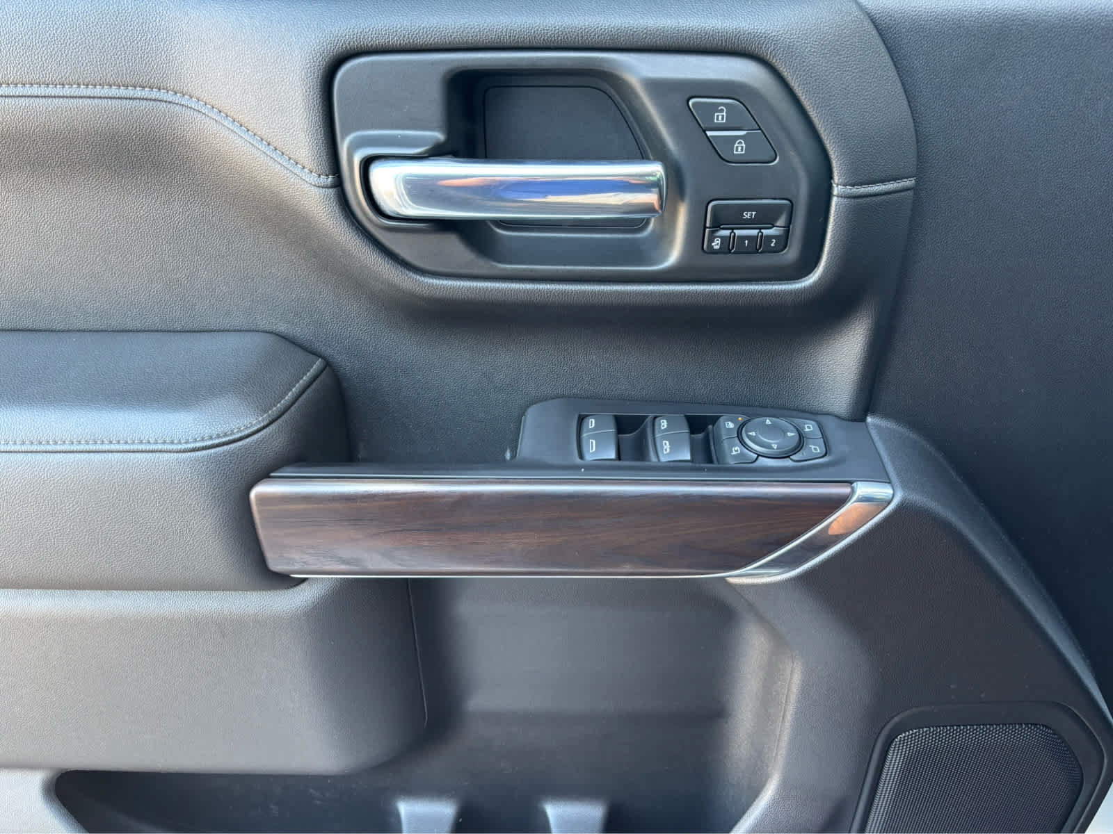 Used 2020 GMC Sierra 1500 SLT AWD/4WD image 22