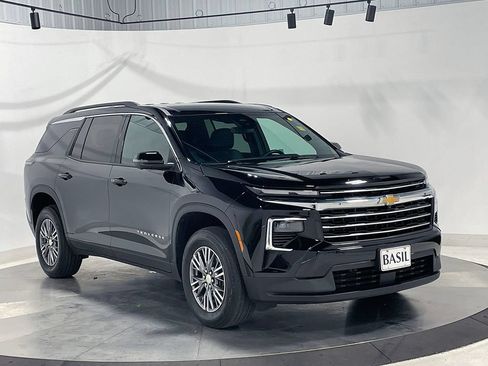 Used 2024 Chevrolet Traverse LT AWD/4WD image 40