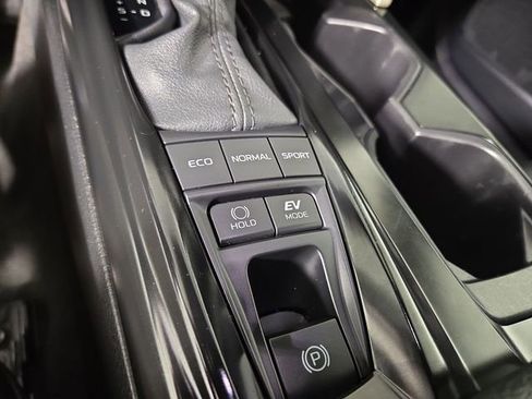 Used 2025 Toyota Camry SE FWD image 27