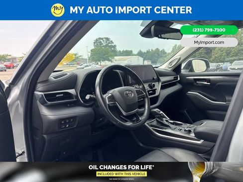 Used 2023 Toyota Highlander Limited AWD/4WD image 8