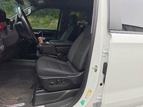 Used 2022 Chevrolet Silverado 1500 LT AWD/4WD image 9