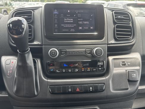 Used 2024 RAM ProMaster 2500 w/ Convenience Group FWD image 11